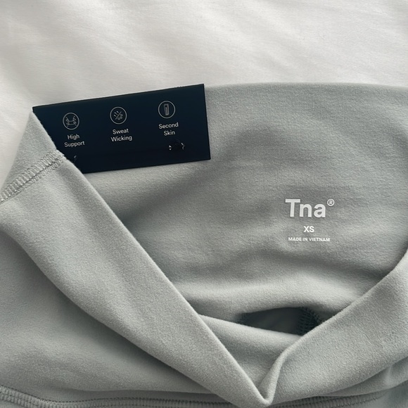 NWT Aritzia TNABUTTER Atmosphere Hi-rise legging - Picture 4 of 7